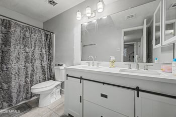 6736 W Vermont Ave, Glendale, AZ 85303