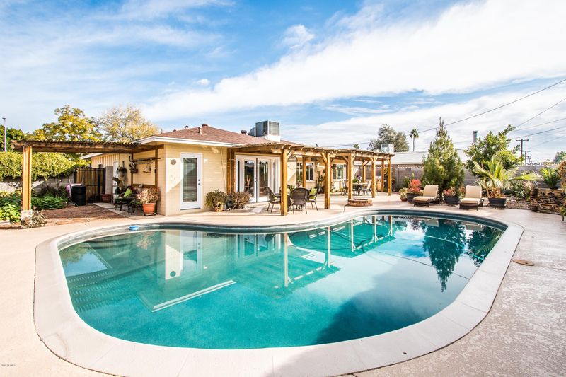 6737 E Palm Ln, Scottsdale, AZ 85257