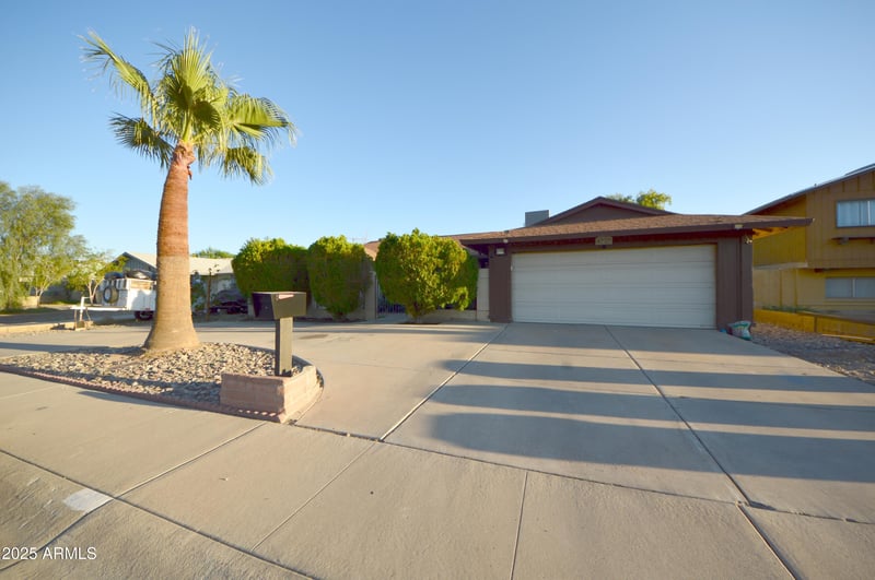 6737 Oregon Ave, Glendale, AZ 85303