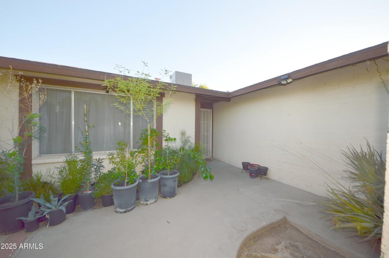 6737 Oregon Ave, Glendale, AZ 85303