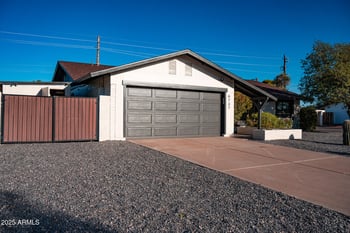 6737 Palm Dr, Tempe, AZ 85283