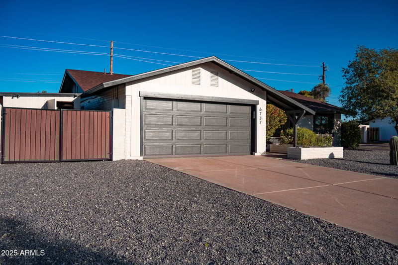 6737 Palm Dr, Tempe, AZ 85283