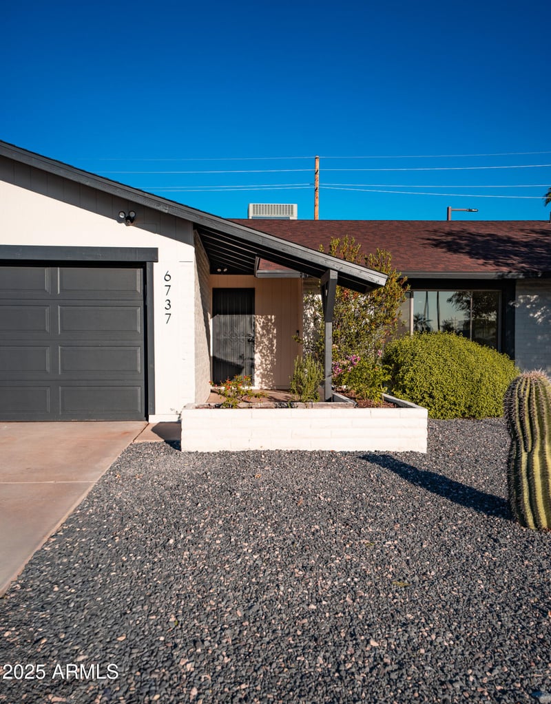 6737 Palm Dr, Tempe, AZ 85283
