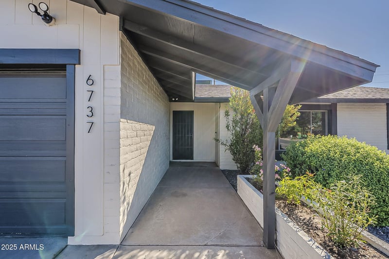 6737 Palm Dr, Tempe, AZ 85283
