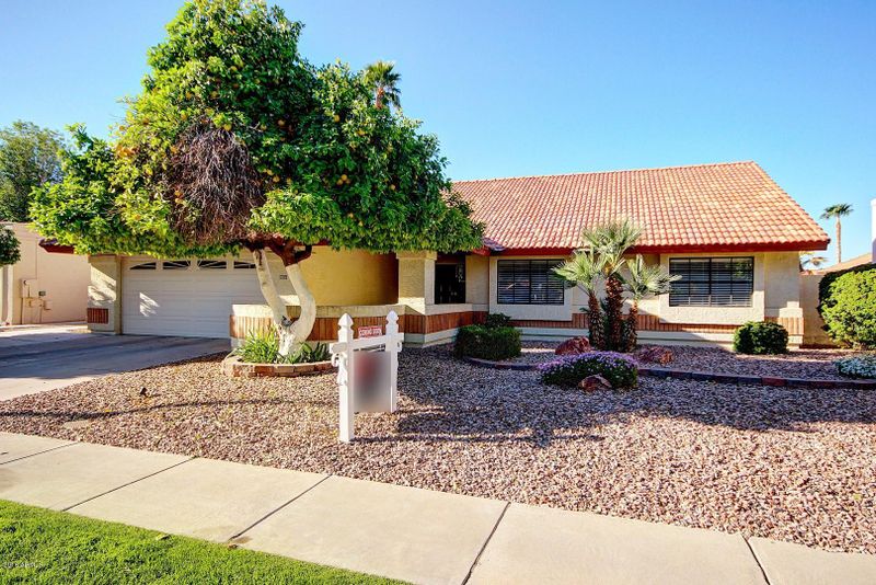 6737 W Utopia Rd, Glendale, AZ 85308