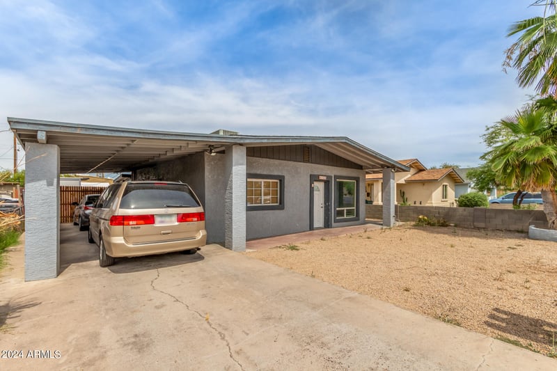 6738 N 54th Dr, Glendale, AZ 85301