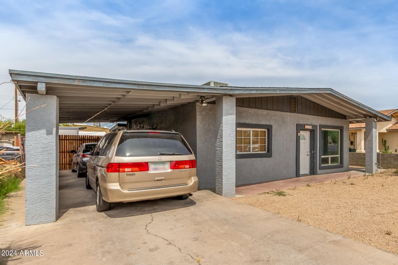 6738 N 54th Dr, Glendale, AZ 85301