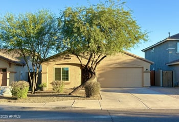 6739 Desert Ln, Laveen, AZ 85339