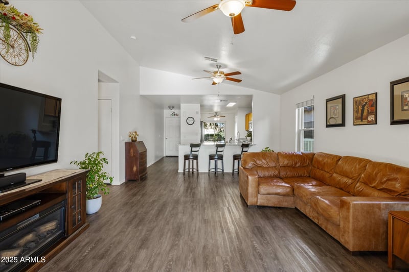 6739 Desert Ln, Laveen, AZ 85339