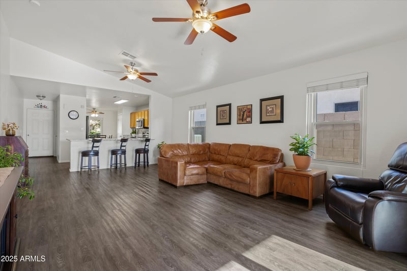 6739 Desert Ln, Laveen, AZ 85339