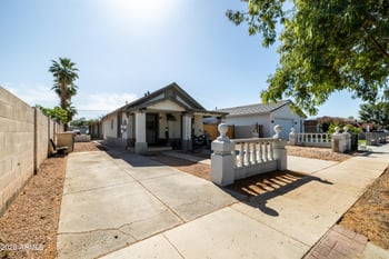 6739 61st Ave, Glendale, AZ 85301