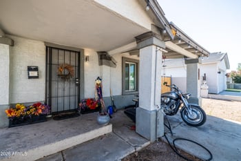 6739 61st Ave, Glendale, AZ 85301