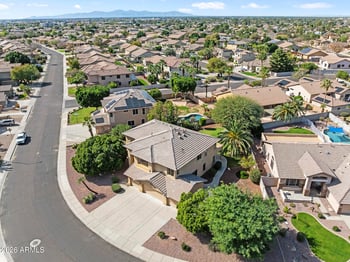 6740 Angela Dr, Glendale, AZ 85308