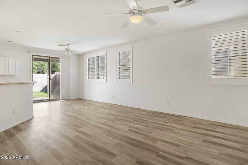 6742 Regina St, Mesa, AZ 85215