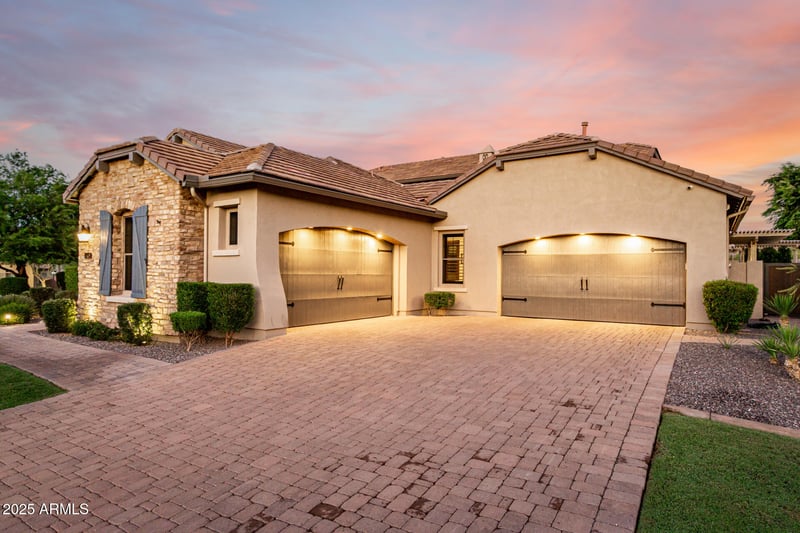 6743 Lucia Dr, Peoria, AZ 85383