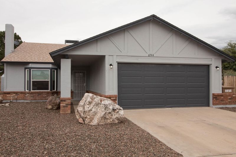 6744 W Yucca St, Peoria, AZ 85345