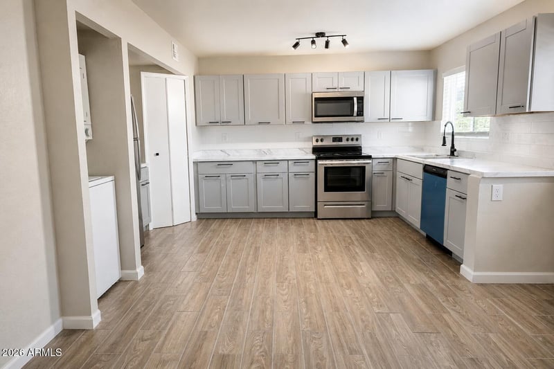 6746 43rd Ave, Glendale, AZ 85301