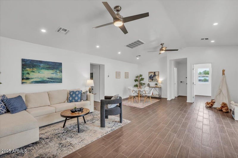 6747 12th St, Phoenix, AZ 85014