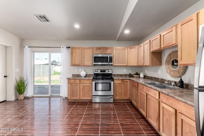 6748 Coolidge St, Phoenix, AZ 85033