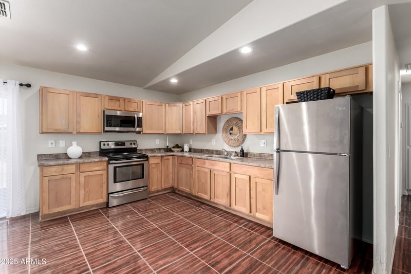 6748 Coolidge St, Phoenix, AZ 85033