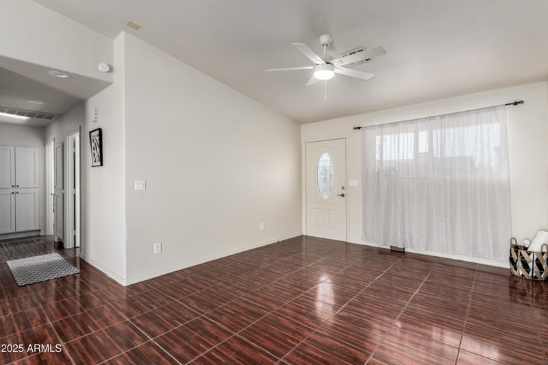 6748 Coolidge St, Phoenix, AZ 85033