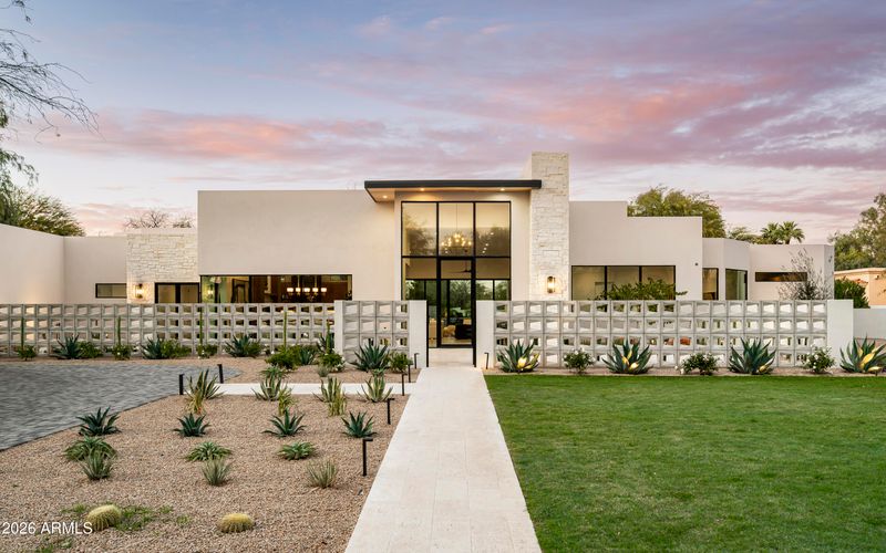 6748 E Berneil Ln, Paradise Valley, AZ 85253