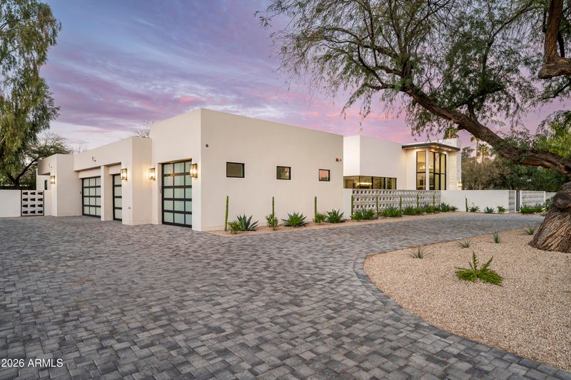 6748 E Berneil Ln, Paradise Valley, AZ 85253