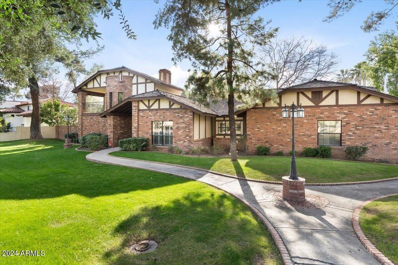 6748 N Central Ave, Phoenix, AZ 85012