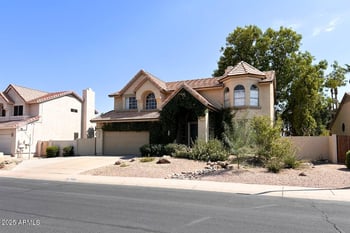 6749 Oraibi Dr, Glendale, AZ 85308