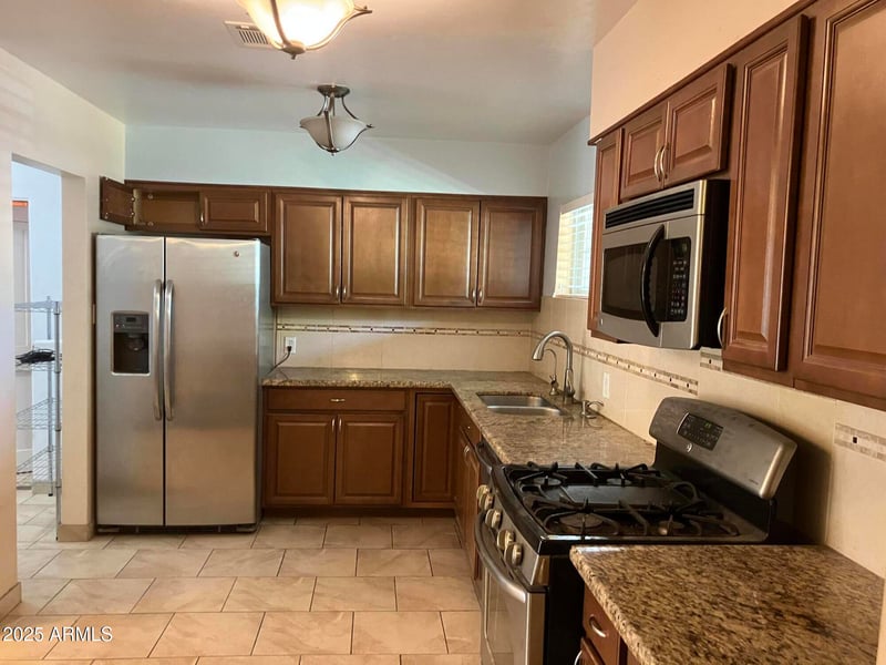 6750 11th Pl, Phoenix, AZ 85014