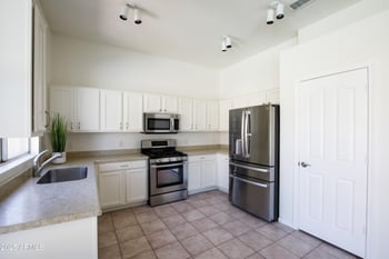 6750 Behrend Dr, Glendale, AZ 85308