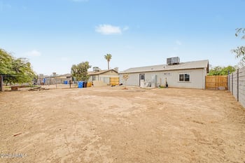 6753 Palm Ln, Phoenix, AZ 85035