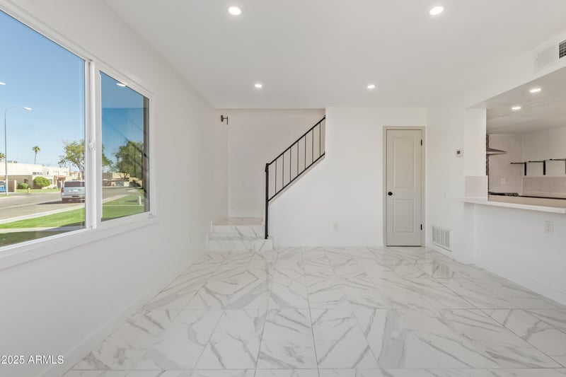 6756 Devonshire Ave, Phoenix, AZ 85033