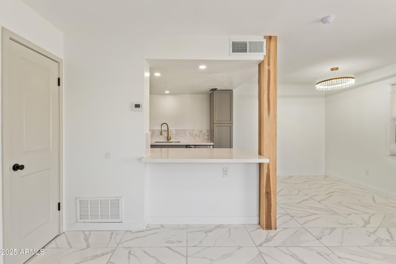 6756 Devonshire Ave, Phoenix, AZ 85033