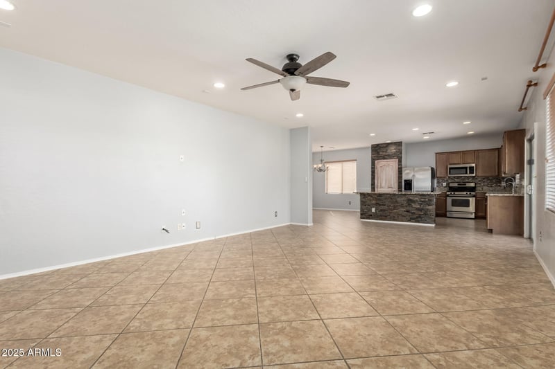 6756 Seton Ave, Gilbert, AZ 85298