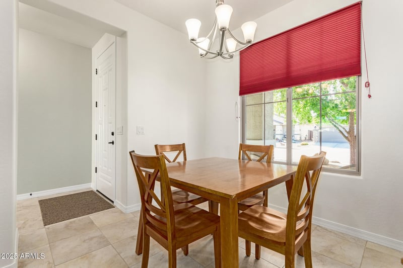 676 Twin Peaks Pw, San Tan Valley, AZ 85143