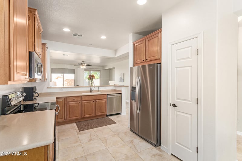 676 Twin Peaks Pw, San Tan Valley, AZ 85143