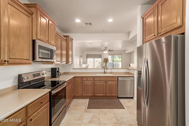 676 Twin Peaks Pw, San Tan Valley, AZ 85143