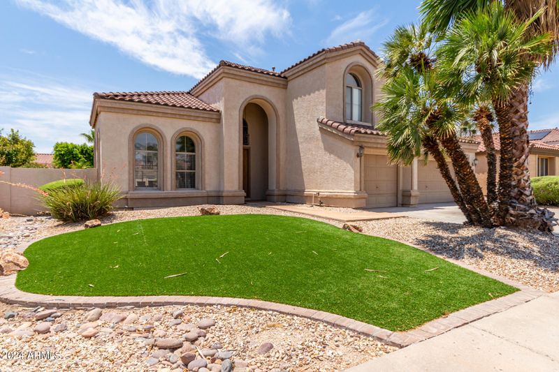 6761 W Sonnet Dr, Glendale, AZ 85308