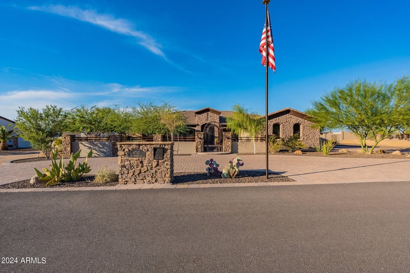 6762 Hombre Rd, San Tan Valley, AZ 85144