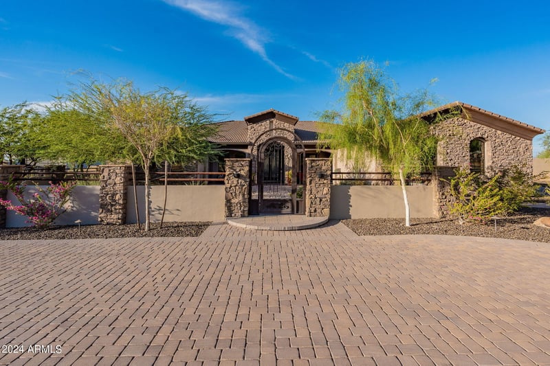 6762 Hombre Rd, San Tan Valley, AZ 85144