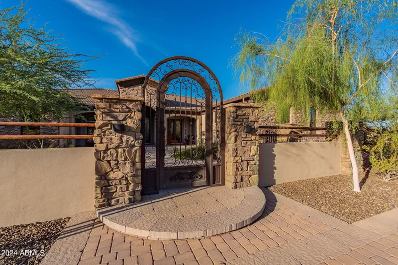 6762 Hombre Rd, San Tan Valley, AZ 85144