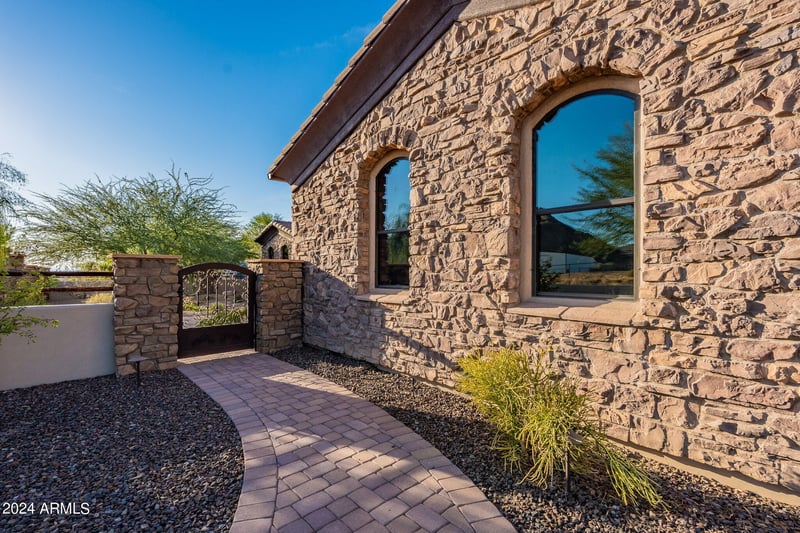 6762 Hombre Rd, San Tan Valley, AZ 85144