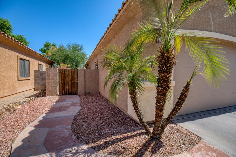 6763 N 79th Dr, Glendale, AZ 85303