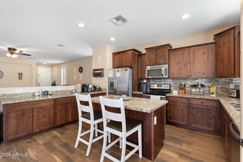 6763 Wethersfield Rd, Peoria, AZ 85381