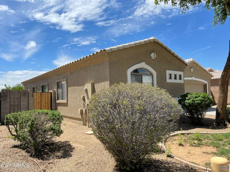 6764 N 79th Dr, Glendale, AZ 85303