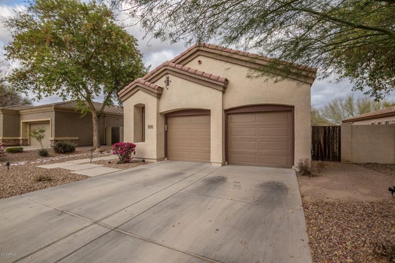 6764 S Pinehurst Dr, Gilbert, AZ 85298