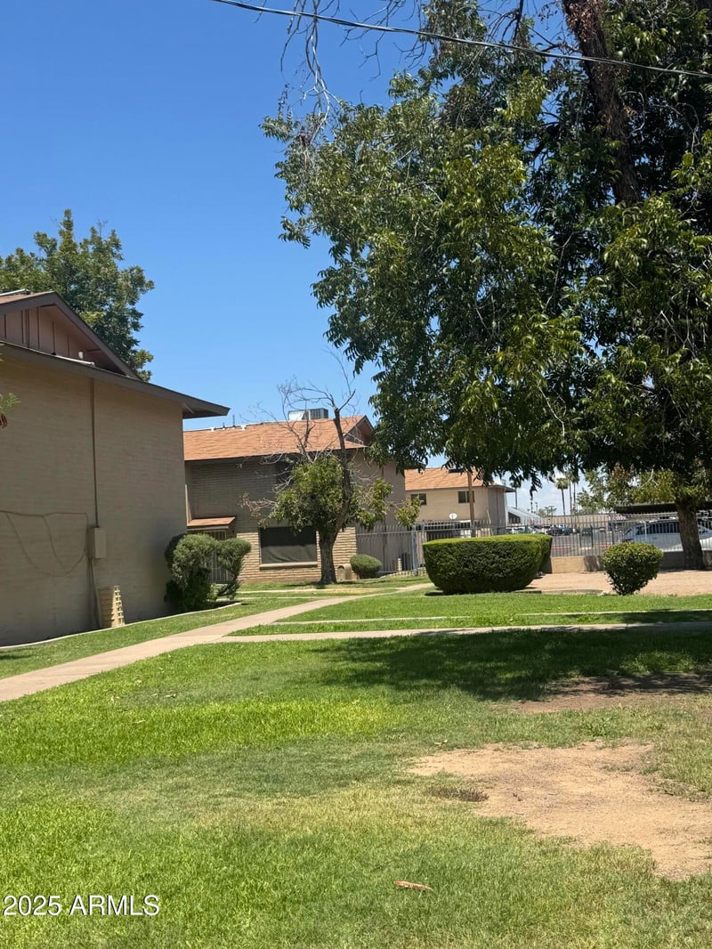 6765 44th Ave, Glendale, AZ 85301