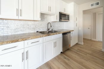 6767 7th St #123, Phoenix, AZ 85014