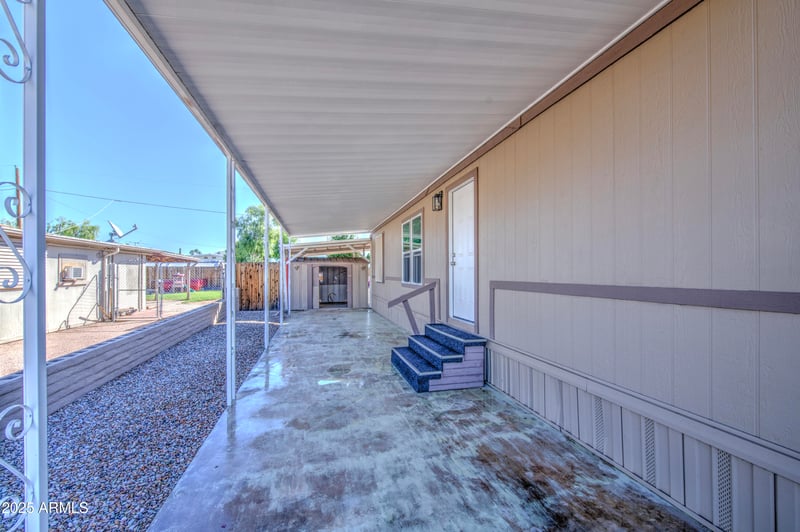 677 93rd St, Mesa, AZ 85208